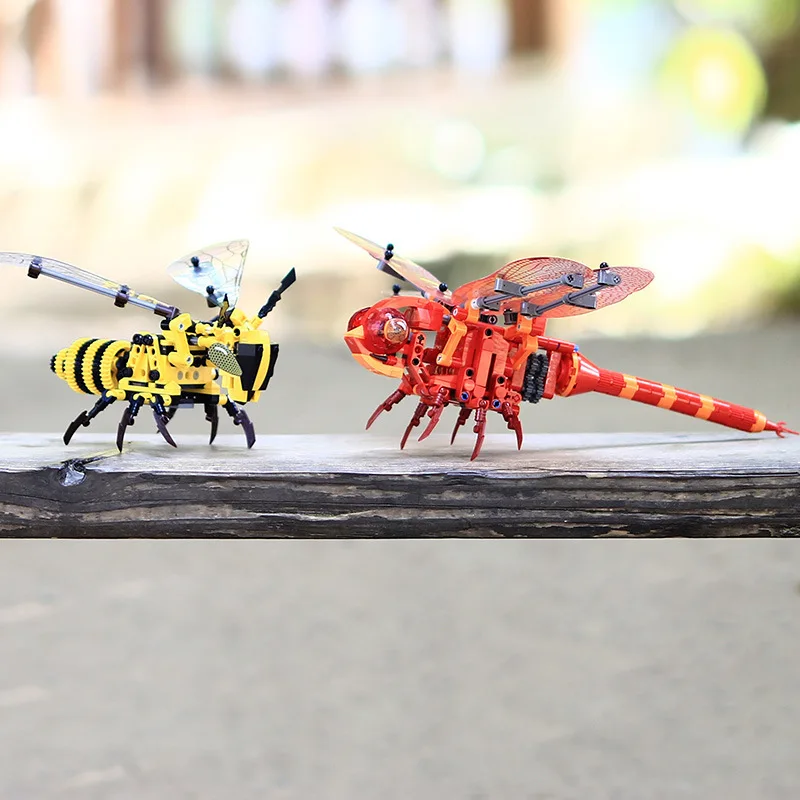 

Baby Semp 703200 Model Insect Garage Kit Bees Dragonfly Toy Bumblebee DIY Assembled Building Blocks Educational Toy