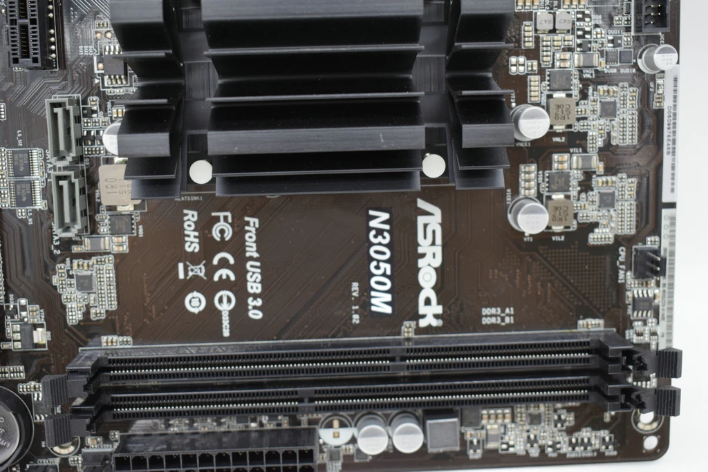 Для ASRock N3050M интегрированный двухъядерный процессор M-ATX материнская плата