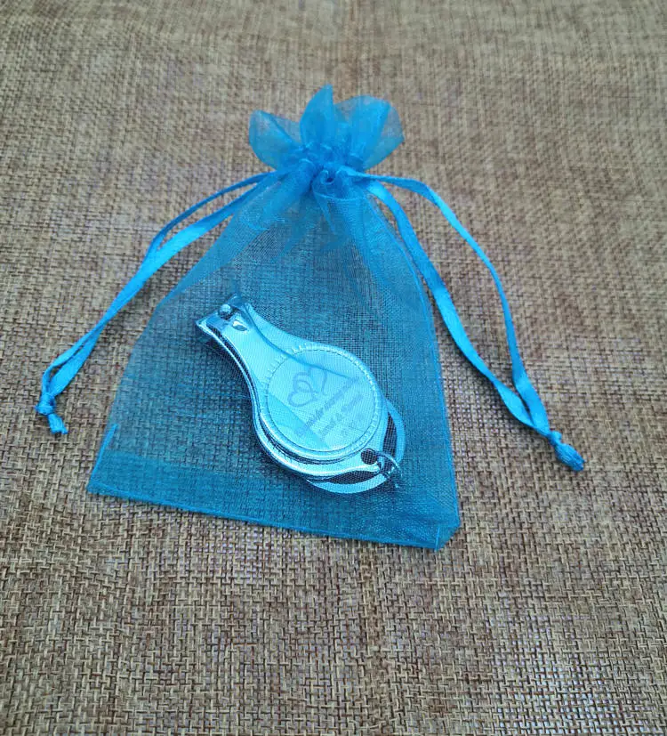Blue Gift Bag Pack 100 шт Персонализированные Свадебные сувениры для гостей Индивидуальные свадебные сувениры Многофункциональный открывалка для вина/брелок/кусачки для ногтей - Цвет: Blue Gift Bag Pack