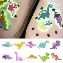 Boucles de chaussures scintillantes en PVC pour Jeans, dessin animé de dinosaures, accessoires de décoration, cadeau lumineux