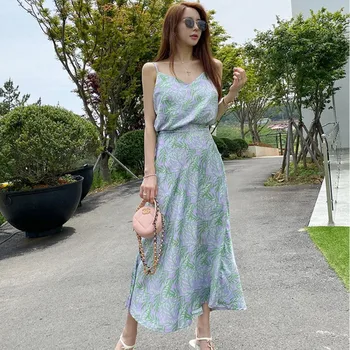 

2020 New Summer Two Piece Set Women Halter V Neck Spaghetti Strap Top + Long Skirt Set Fashion leaves Print Skirt Suit