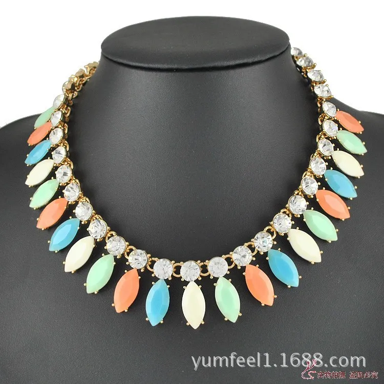 

N1660 New Style Fluorescent Color Gemstone Leaves Necklace Bohemian Grab Chain Short Choker