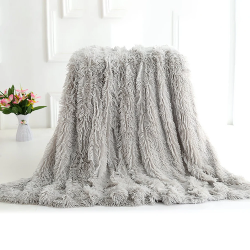 Portable Soft Blanket Long Fur Throw Blanket Super Soft Warm Cozy Plush Fluffy Decorative Big Blanket for Couch Bed Chair - Цвет: Светло-серый