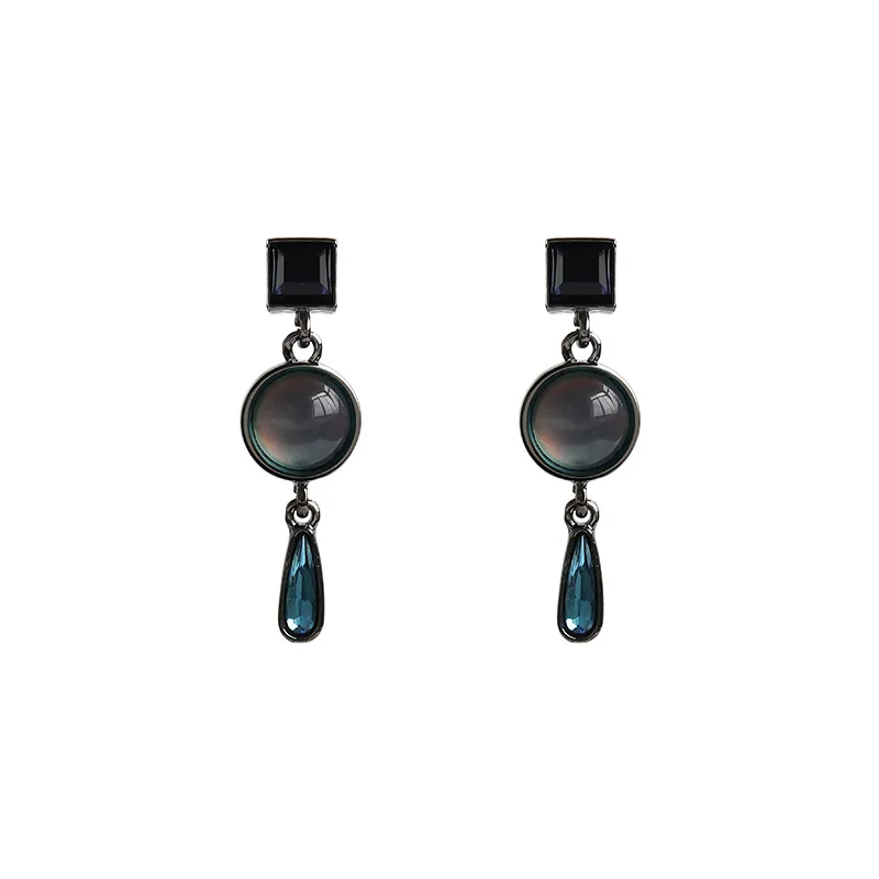 12004852387_1148175754