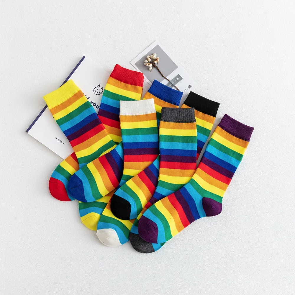 VJGOAL Moda casual para mujer Calcetines de rayas multicolores Medias de tubo retro Estilo arco iris Calcetín de algodón 