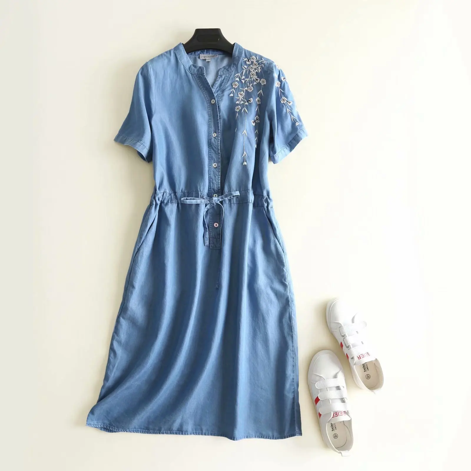 

2018 Spring And Summer Europe And America WOMEN'S Dress Plum Embroidered Short Sleeve Computer Cable Lock 111