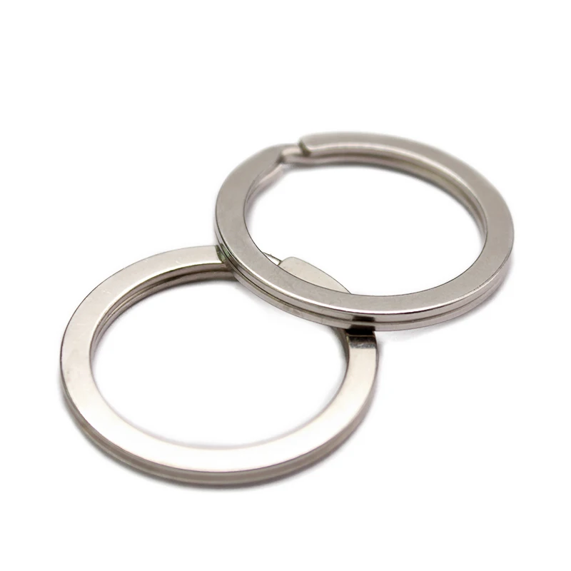 Металлический брелок для ключей диаметром 32 мм раздельные кольца с сердечком