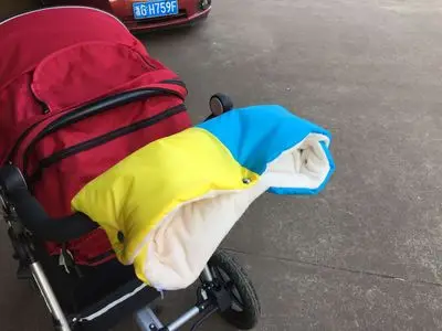 Ветрозащитная детская коляска с муфтой для рук, детская коляска, теплая флисовая водонепроницаемая сумка для рук, муфта для коляски, аксессуары для коляски - Цвет: yellow blue