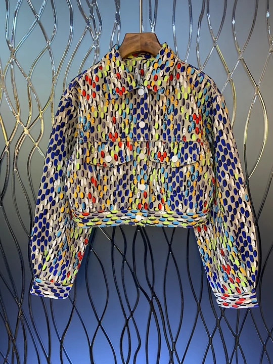 

In early autumn of 2019, the new woman's Lapel embroidered printed pattern Long Sleeve Jacket 815