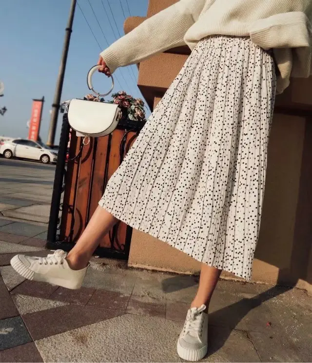 

Early Spring New Style Retro Polka Dot Printed Chiffon Skirt Women's Mid-length Slimming Pleated A- line Skirt Women's S7009