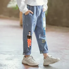 Новые стильные детские джинсы с дырками на весну и осень, свободные штаны в Корейском стиле для девочек, повседневные штаны с буквами для девочек