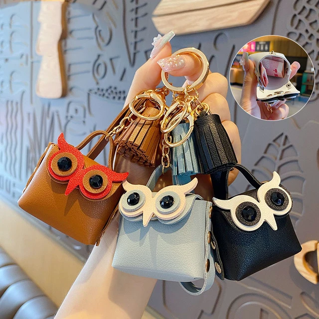 Wholesale Women Key chain Cute Keyrings for Women cheap genuine leather  keychain luxury bag keychains keychain bag holder From m.