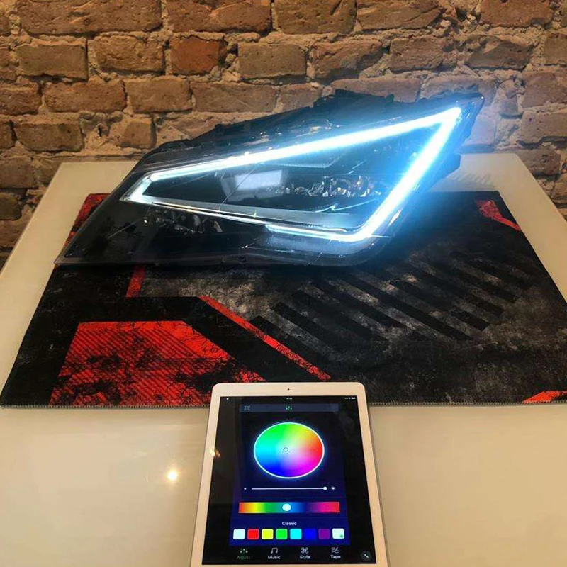 Icedriver pro Seat Leon DRL RGB vícebarevná LED desek během dne běžecký světel červená modrá RGBW běs oko osvětlení žárovky