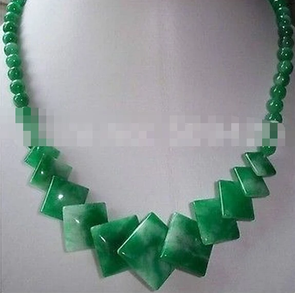 1007+++ Charme verde Jade colar quadrados 17"