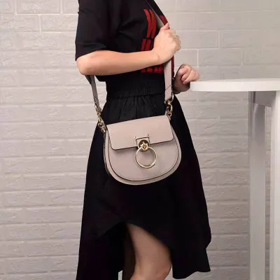 Nuleez модная сумка для женщин сумкой Свинкой круг C известный «Фаворит звезд», мешок с ремнем через тело и Сумка-тоут-сумка высокого качества - Цвет: grey