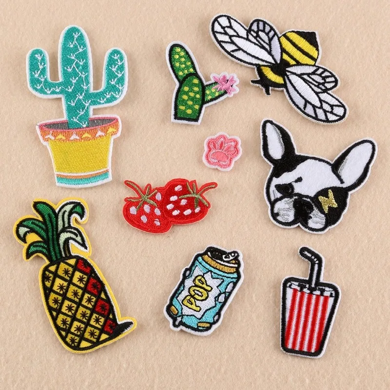 

50pcs/lot Embroidery Patches Clothing Decoration Accessories Cactus Bee Strawberry Pineapple Diy Iron Heat Transfer Applique