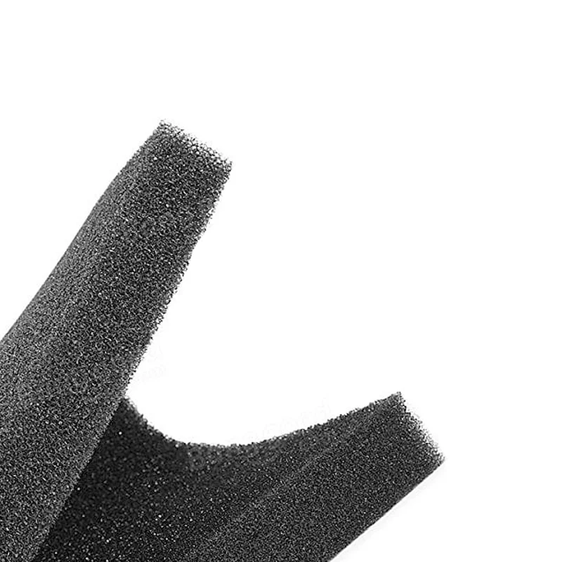 Filtre de remplacement inséré dans le purificateur d'air HEPA Tion 4s, prêt à être utilisé dans une pièce.