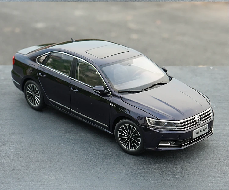 Dark Purple Авторизованный подлинный 1:18 PASSAT GP игрушечный автомобиль модель на Рождество/День рождения подарок, коллекция - Color: Dark Purple