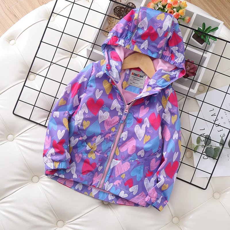 

Childrenswear Children Autumn Coat Color Fashion Heart Printing plus Velvet Hooded Girls Raincoat Jacket 2019 Autumn
