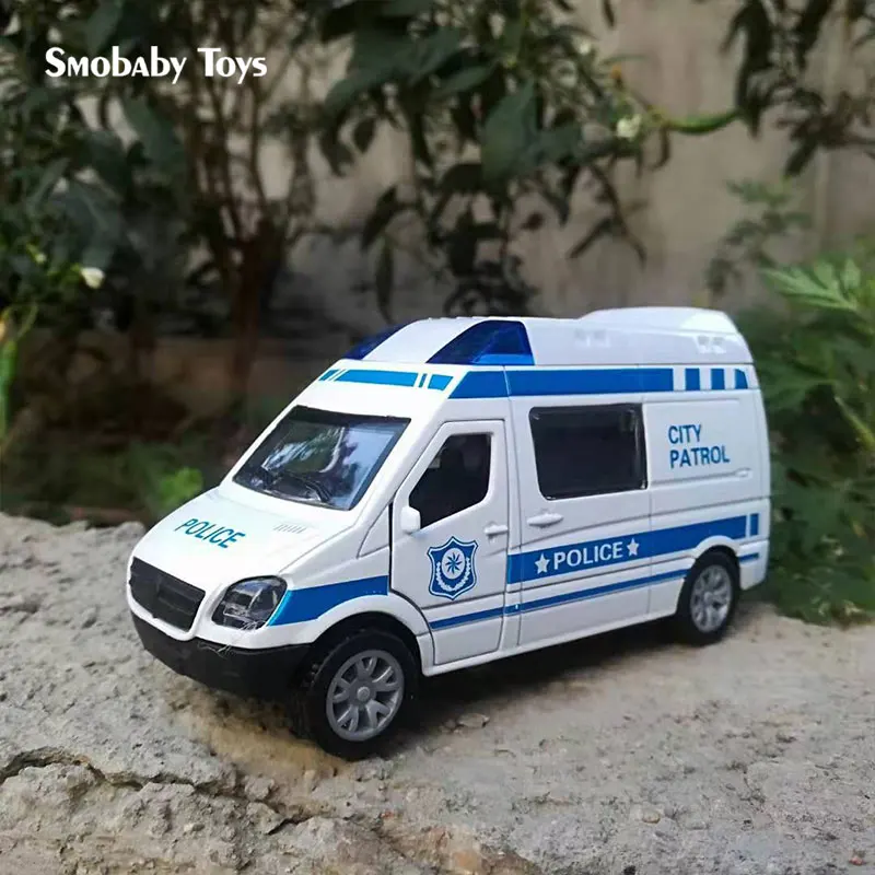 02 Настоящая 1:32 Сплав модель полицейской машины скорой помощи Mercedes Benz Bugatti светильник музыкальный спортивный автомобиль Коллекционная модель детская игрушка - Цвет: 02