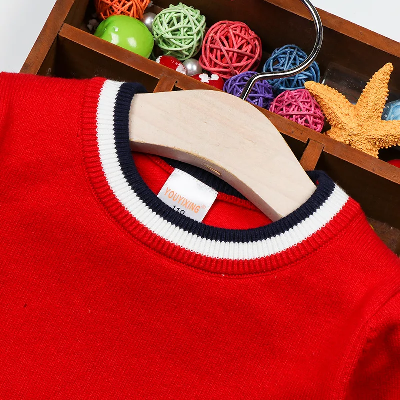 Свитер для мальчиков свитер с вышивкой и вырезом лодочкой г. Осенне-зимняя одежда Стильный пуловер трикотажная одежда с заниженной талией для маленьких детей