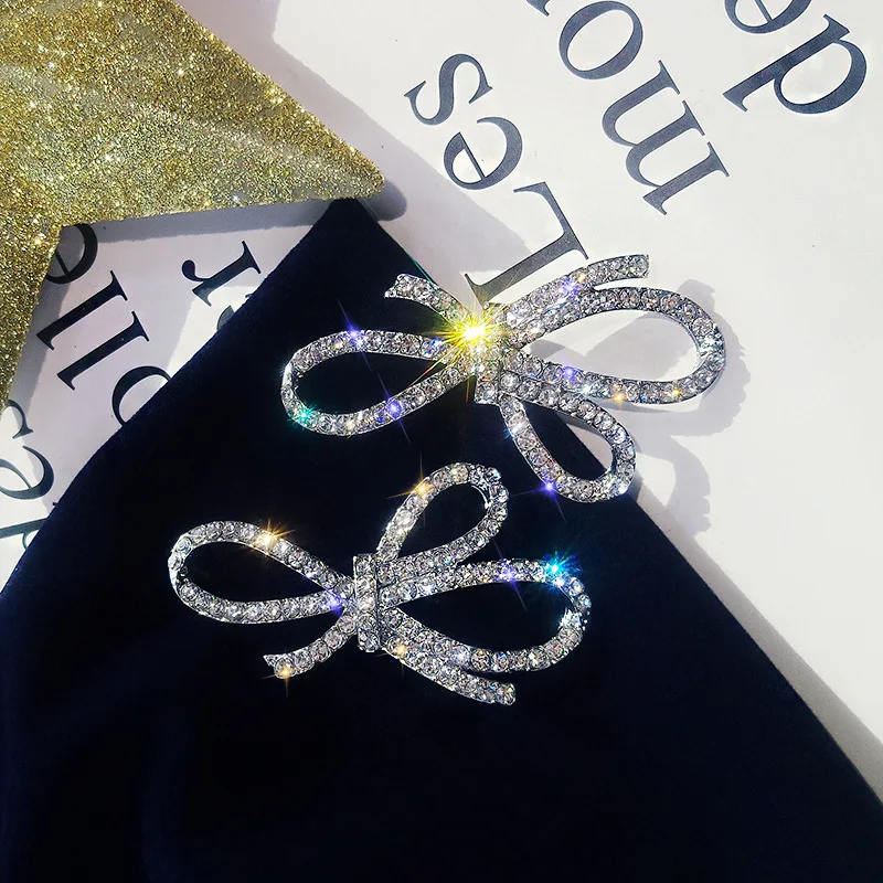 

Shiny Side New Fashion Brand Jewelry Crystal Knot Stud Earrings for Women Gift Simple Style Statement Earrings