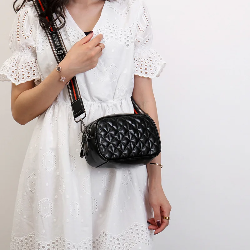 

Wide shoulder strap simple female fashion diamond square bag 2019 summer new wave Joker shoulder Messenger bag