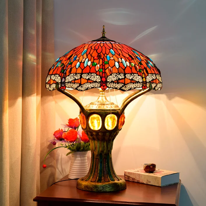 ティファニー-オウムデザインシャンデリア,アールデコ調のデザイン