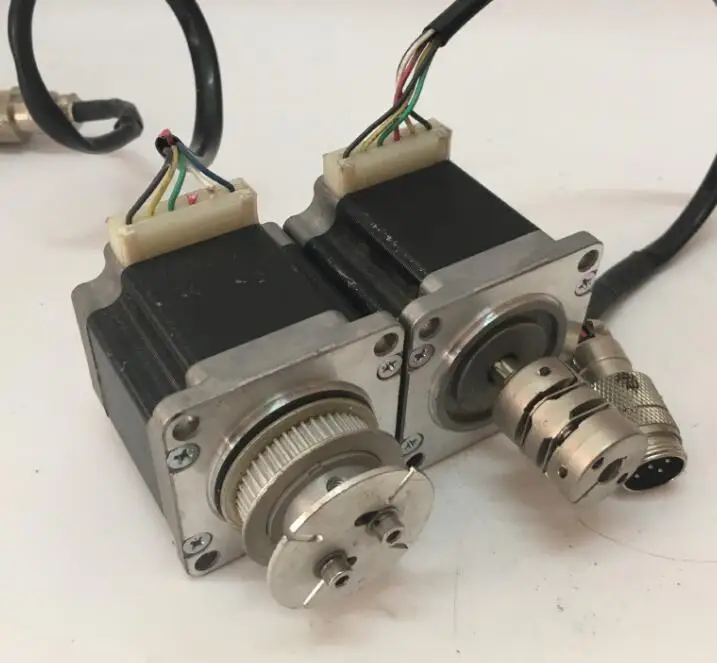 PK256-02A используется один, шаговый двигатель, хорошо работает
