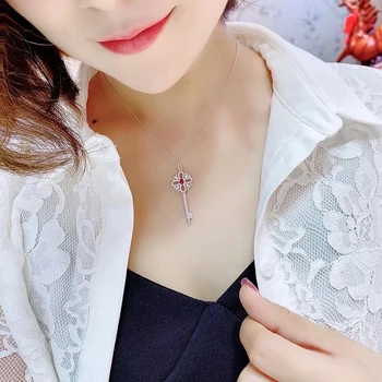 

Fashion Trend Ruby Key Pendant Necklace Diamond Neck Necklace Boutique Gold Jewelry Necklace Jewelry