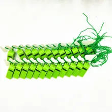 Пластиковый свисток, детская игрушка, подарок, выходи на выдув, свисток cai pan shao, вентиляторы, шнурок, игровой свисток