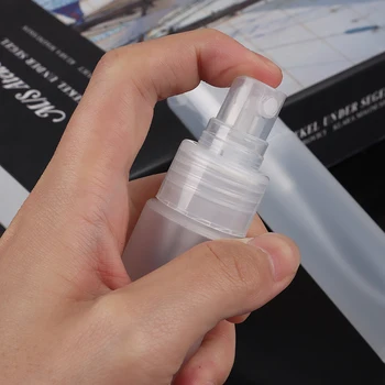

2PC 50ml Transparent Plastic Parfum Mini Small Spray Refillable Bottle Travel Bottles