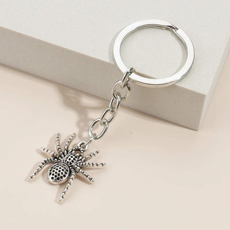 Key Chains Spider Keychain Araneid Animal Key Ring Halloween Gifts For Women Men Handbag Accessorie DIY Handmade Jewelry