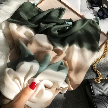

2019 Fashion Spain Luxury Brand Plain Gradient Tassel Viscose Shawl Scarf Print Soft Warm Hijab Foulards Muslim Snood 180*100Cm