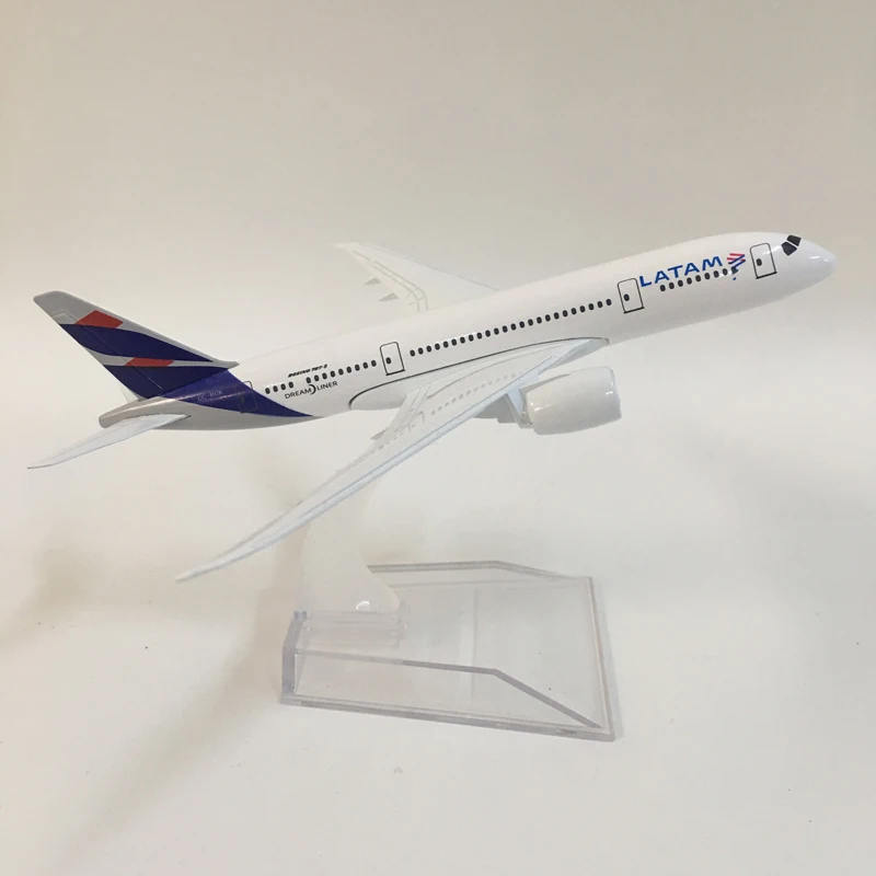 Модель самолета Бразилия латам авиакомпания Boeing 787 16 см сплав металлическая модель самолета Детские игрушки подарок на день рождения