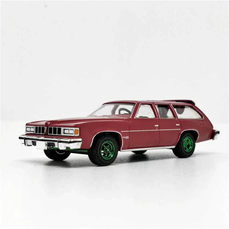Greenlight 1: 64 Pontiac Grand LeMans сафари Wagon 1976 красный зеленый машина без коробки