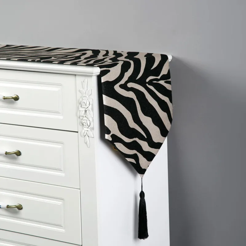 

Light Luxury European Jacquard Zebra Pattern Table Runner Flag TV Cabinet Kitchen Dinner Table Cover