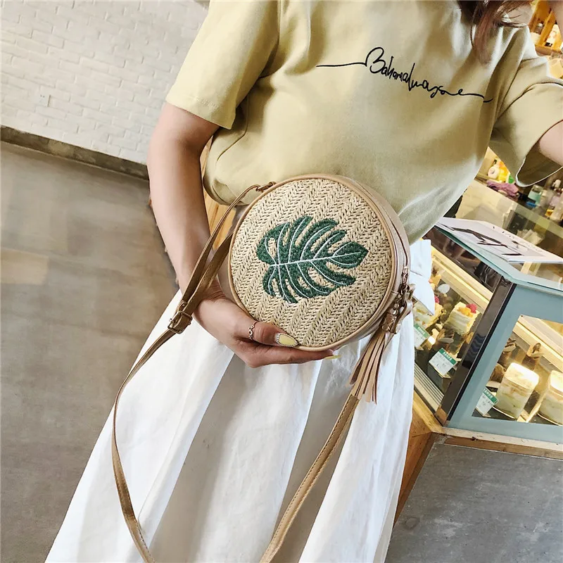 

2019 Summer New Style Pineapple Embroidered Circle Bag Versatile Simple One-Shoulder Oblique WOMEN'S Bag Straw Bag Hot Sales-