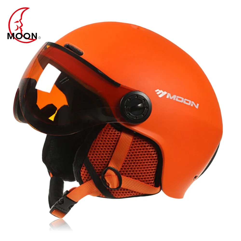 

MOON Outdoor Integrated Skiing Helmet With Shock-Resistant Goggle Air Vents PC Shell EPS Body For Cycling Skating Outdoor Sports
