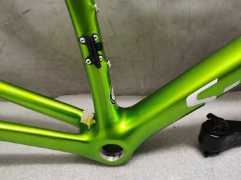 

2019 Chameleon Shiny Coated Carbon Road Frame Compatible with DI2 Electronic Transmission Free Shipping use 25mm/28mm Tires