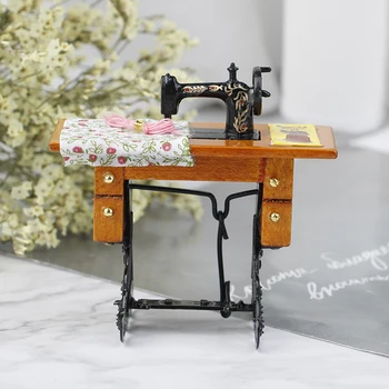 

Hot sale Vintage Miniature Sewing Machine With Cloth for 1/12 Scale Dollhouse Decoration