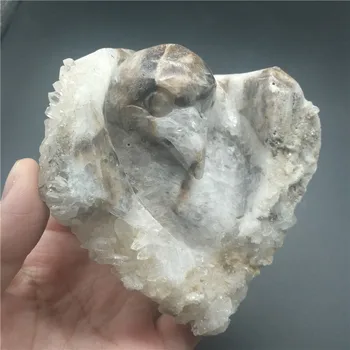 

RD010 Natural Geode Crystal Cluster quartz eagle skull hand Carved crystal 380G