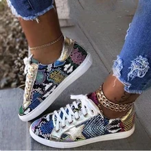 Модная женская прогулочная обувь; женские кроссовки с леопардовым принтом из искусственной кожи; Вулканизированная обувь на плоской платформе; женская уличная обувь; размеры 38-43