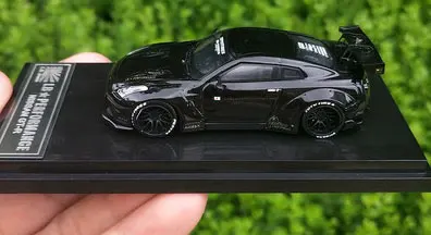 Классический 1: 64 Масштаб литья под давлением сплав металла GT-R R35 автомобилей миниатюрный моделирование изысканный статическая модель автомобиля сувенир коллекция - Цвет: Black high tail