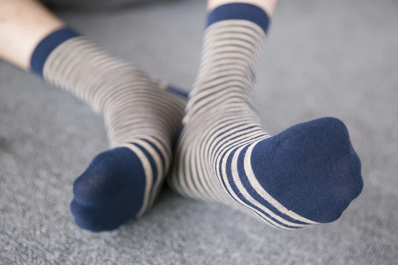 LJIQQ, 5 пар, новая мода, темно-синие мужские носки, индивидуальные повседневные хлопковые носки, весна-лето, носки в Корейском стиле