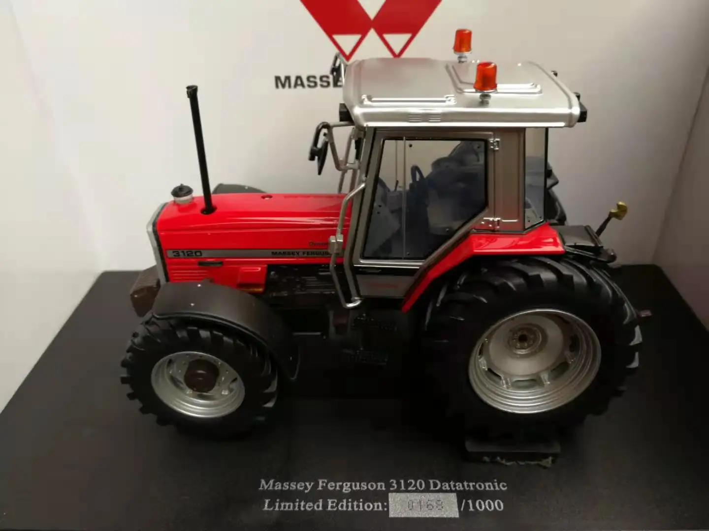 Супер тракторная игрушка UH6237 1:32 Massey Ferguson 3120|tractor toy|tractor catcat tractor toy |