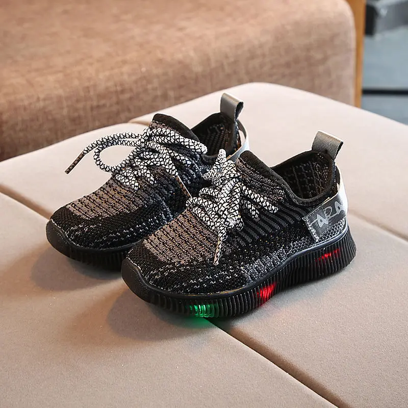 2020 Fashion Kids LED Light Shoes Baby Boy and Girl Casual Sport Shoes Glowing Soft Bottom Toddler Shoes Sneakers High Quality