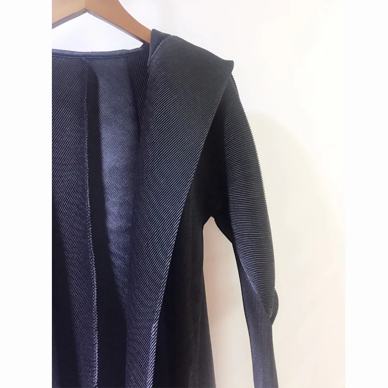 MIYAKE fold autumn new style black Lapel long sleeve large size thin medium length cardigan trench free shipping