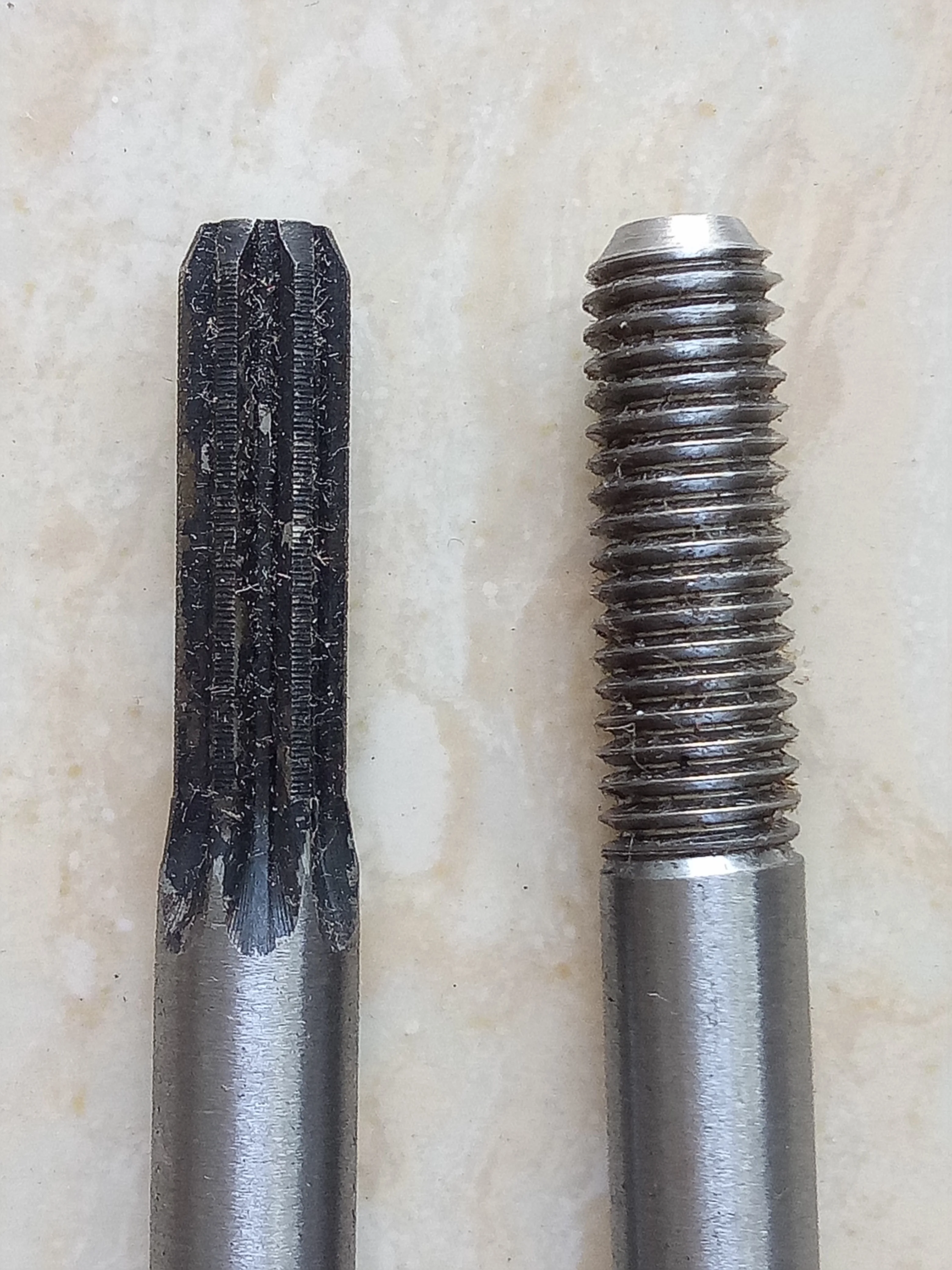 

One end thread One end 9teeth,8mm Thickness Drive shaft for 26mm tube,Grass trimmer,brush cutter -76.2cm long