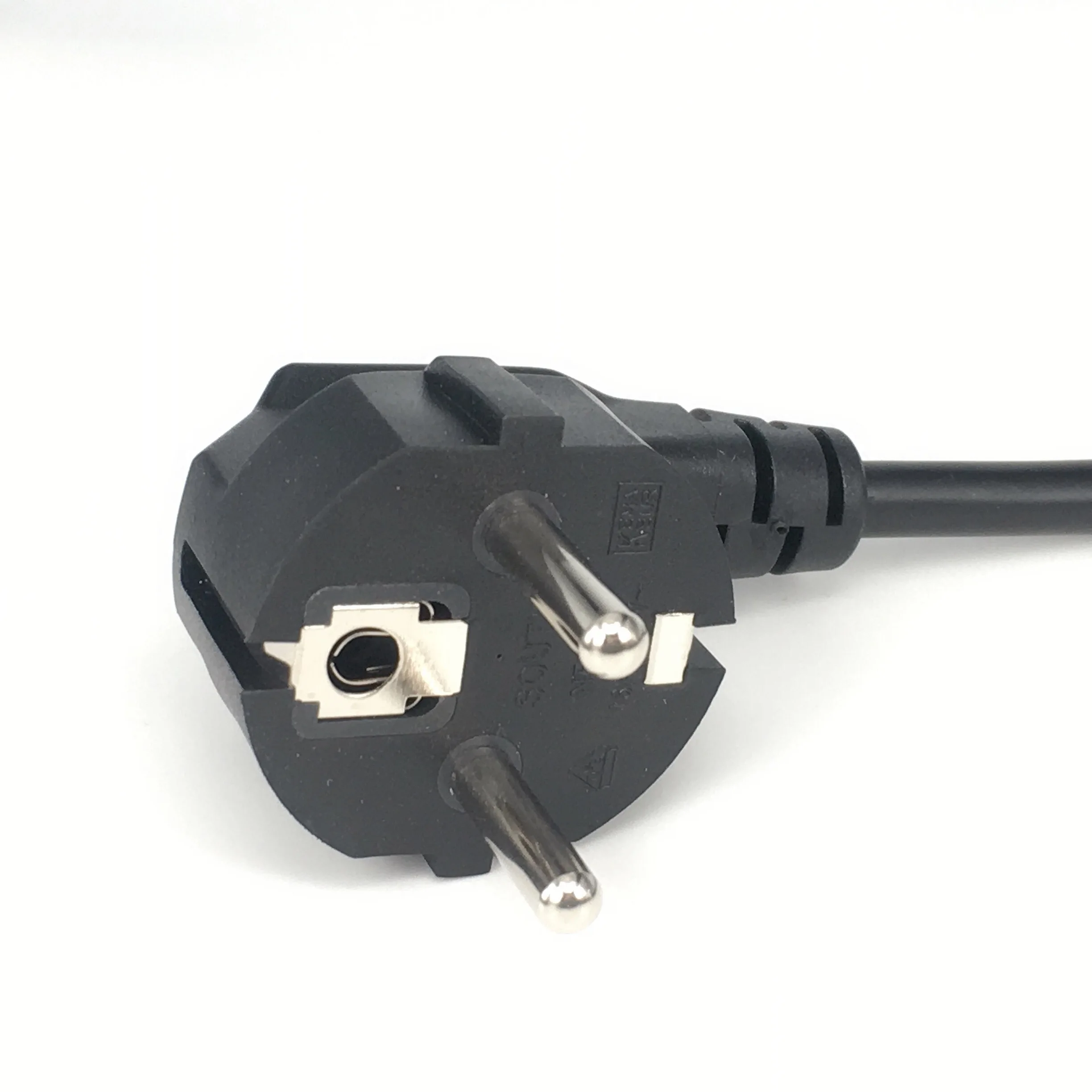 Câble d'alimentation secteur type EUROPE CEE 7/7 E+F 90° coudé vers C13